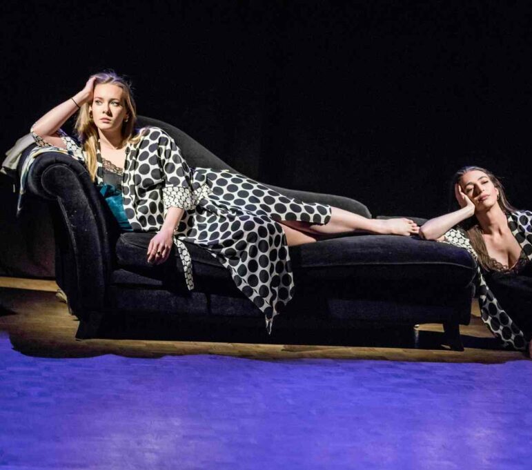 Chemise(s) de Nuit : Poulenc dansé et chanté